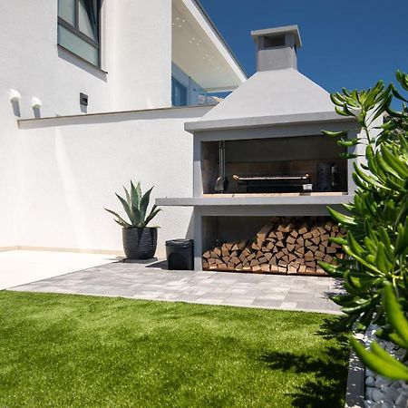 Villa Supernus With Heated Pool Башка Екстер'єр фото