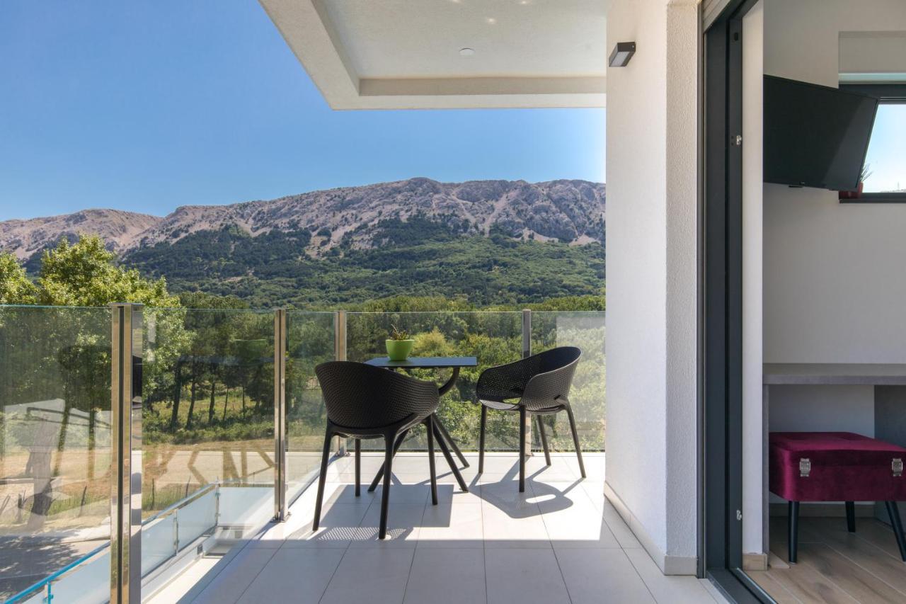 Villa Supernus With Heated Pool Башка Екстер'єр фото