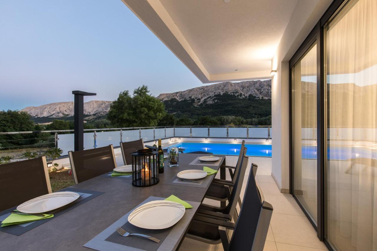 Villa Supernus With Heated Pool Башка Екстер'єр фото