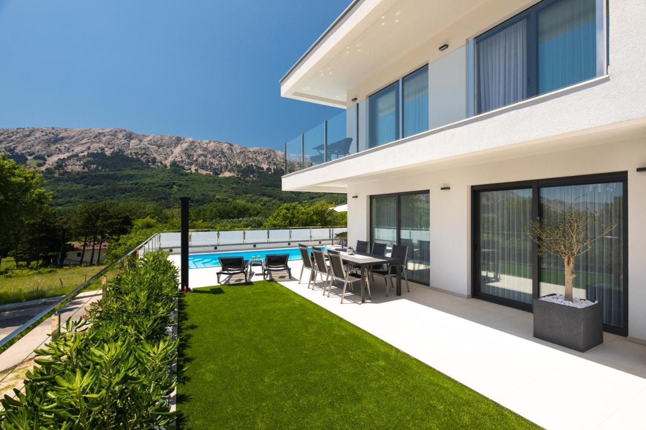 Villa Supernus With Heated Pool Башка Екстер'єр фото