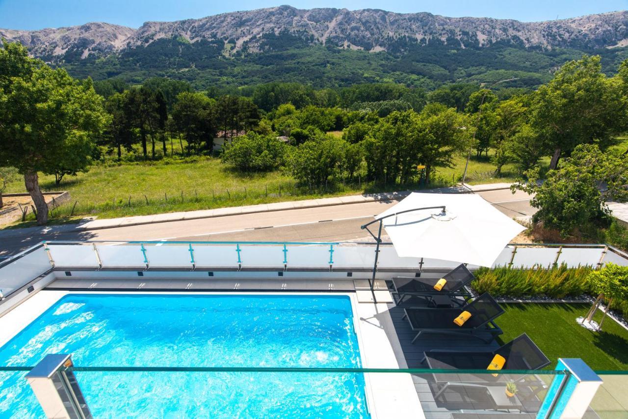 Villa Supernus With Heated Pool Башка Екстер'єр фото